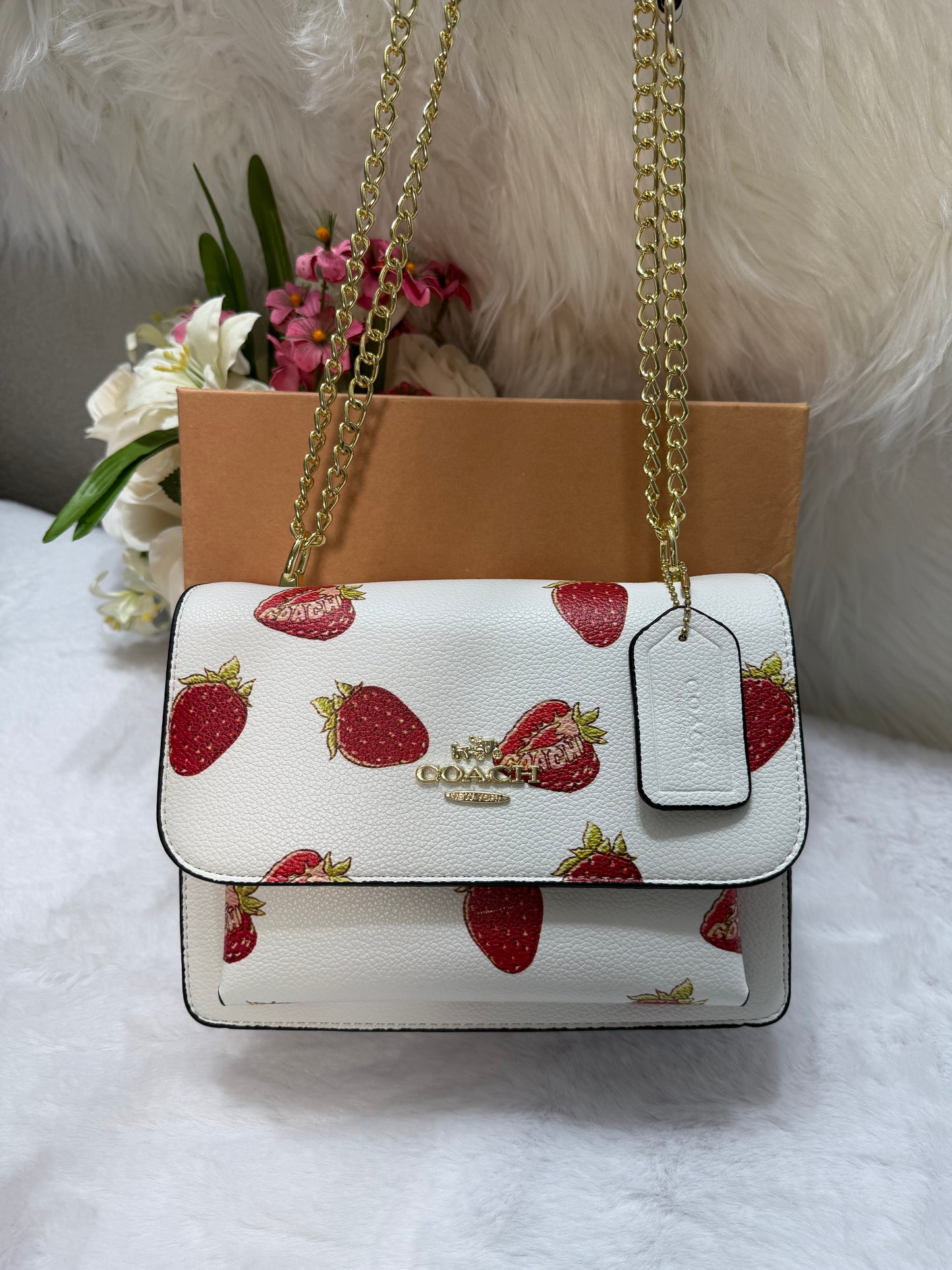 Coach Klare strawberry 🍓